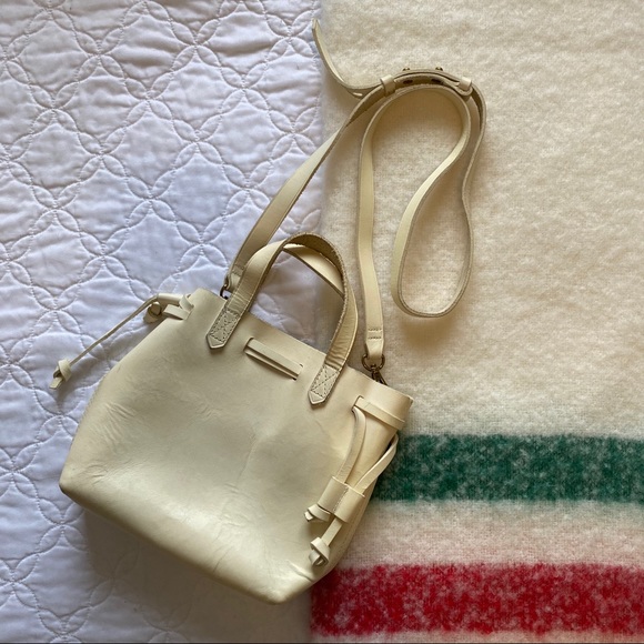 Madewell | Small Leather Drawstring Transport Crossbody - Picture 5 of 10